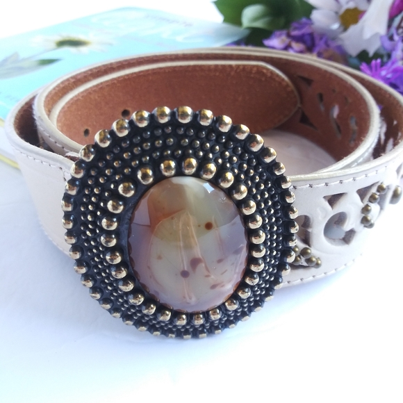 Ivory leather belt - Picture 4 of 11